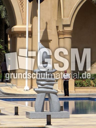 018 Statue im Old Town.JPG